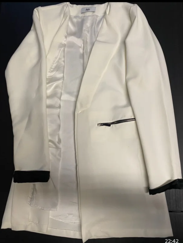 Blazer branco punho preto Fem AR