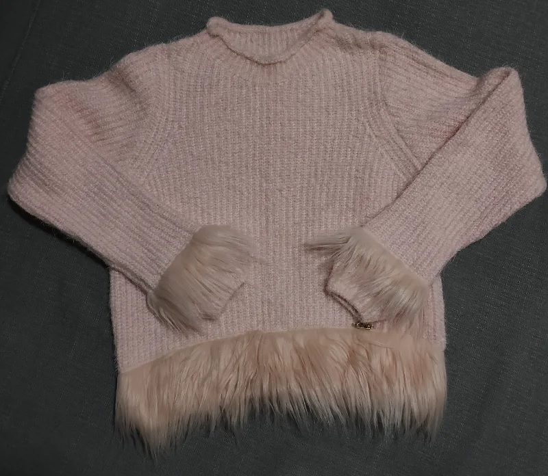 Blusa de lã rosa com detalhes em pelos