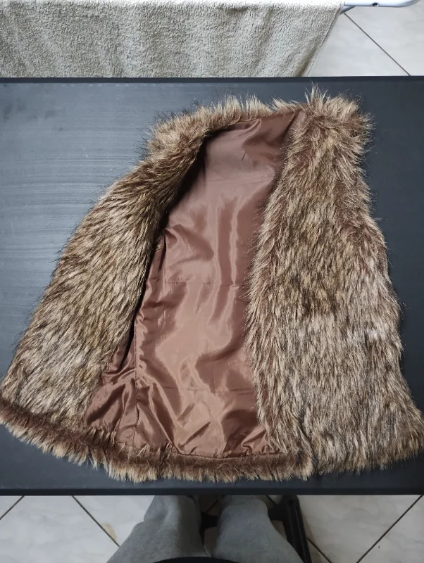 Colete de pelos marrom