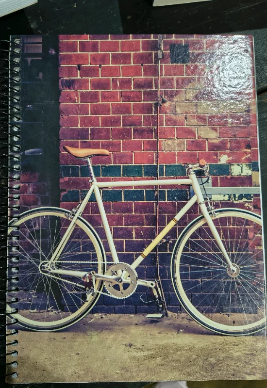 Caderno capa dura 10 materias