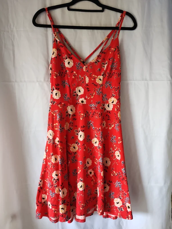 Vestido vermelho floral curto 